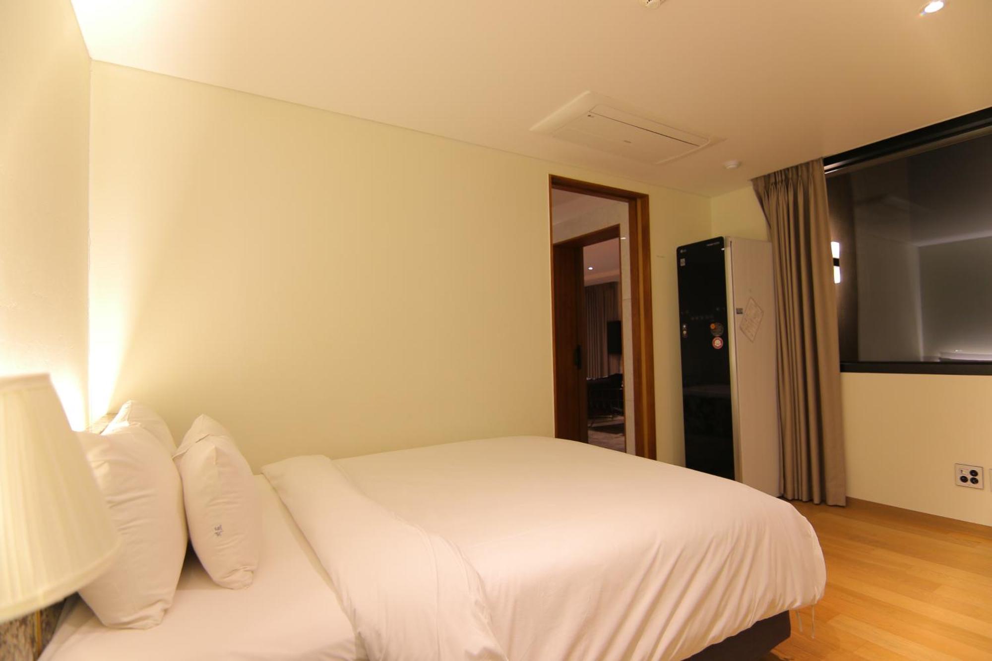 Suncheon Hotel Gite Cameră foto
